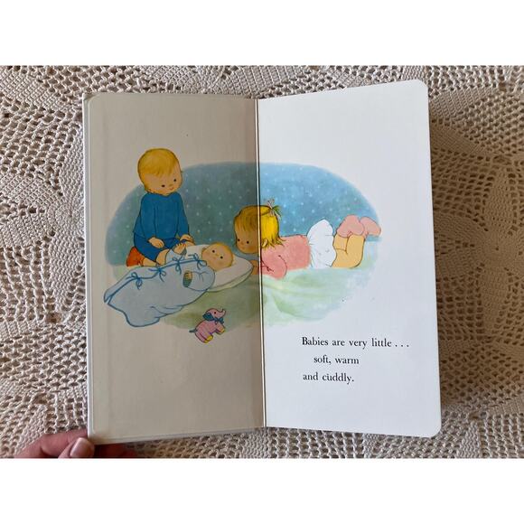 1991 Babies by Gyo Fujikawa: Vintage So Tall Board Book - Picture 3 of 5